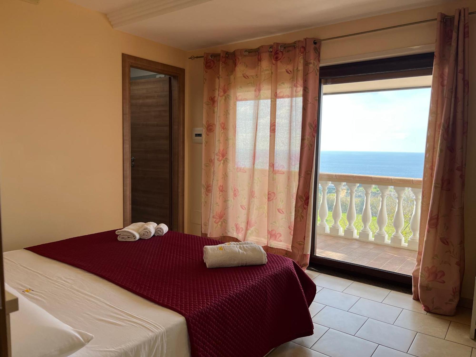 Residenza Domus Aurea Tropea- Vista Mare Hotel ซานตาโดเมนิกา ภายนอก รูปภาพ