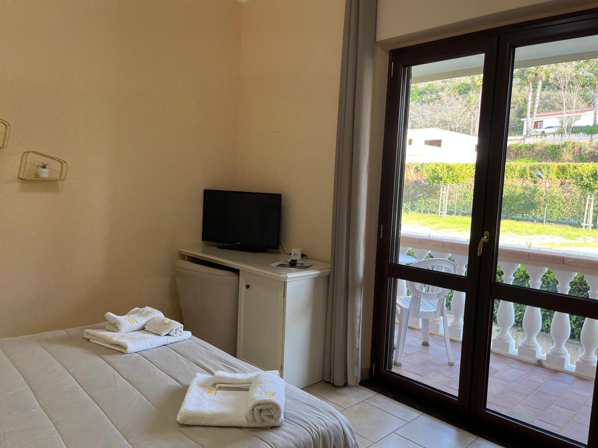 Residenza Domus Aurea Tropea- Vista Mare Hotel ซานตาโดเมนิกา ภายนอก รูปภาพ
