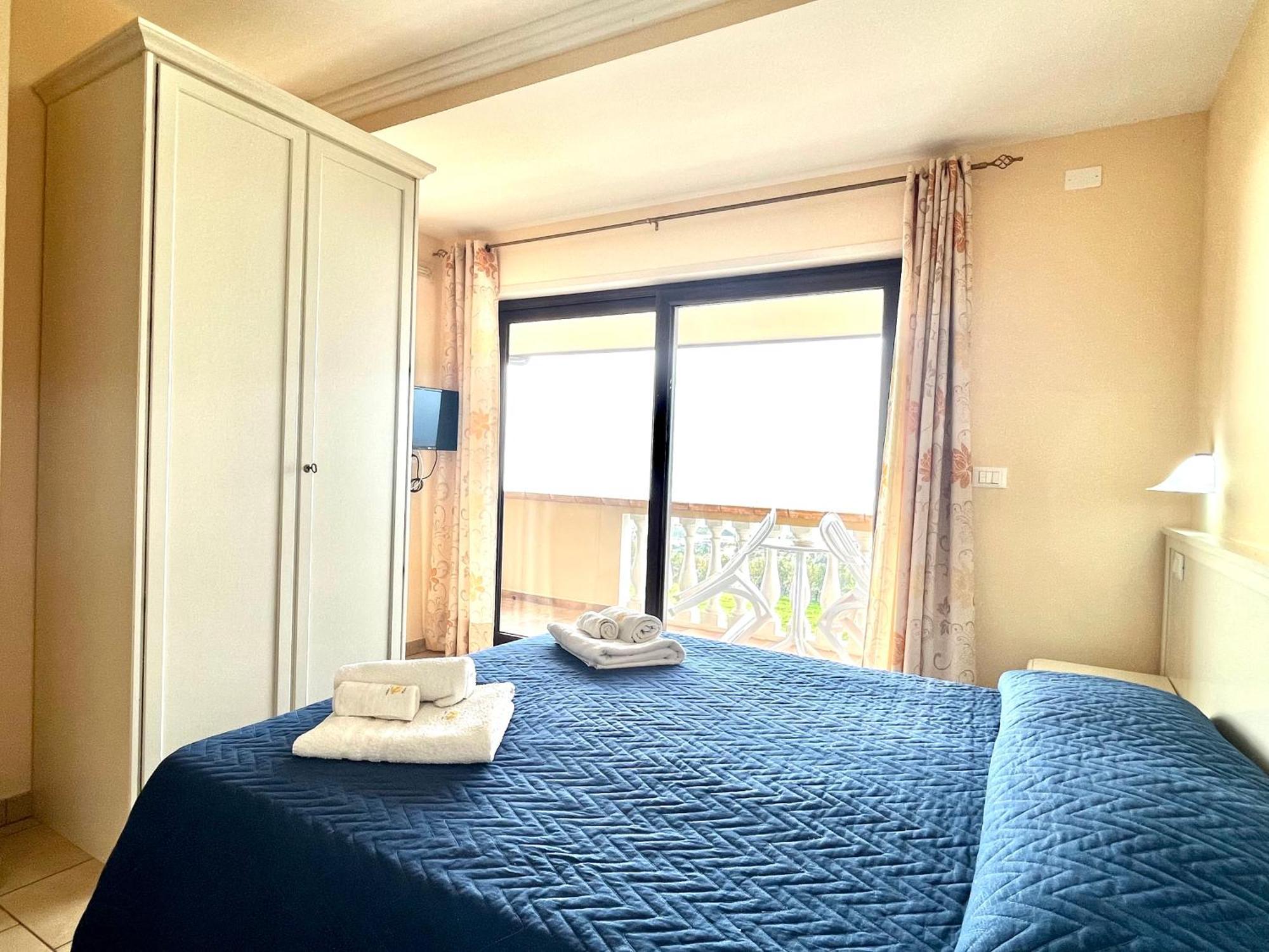 Residenza Domus Aurea Tropea- Vista Mare Hotel ซานตาโดเมนิกา ภายนอก รูปภาพ